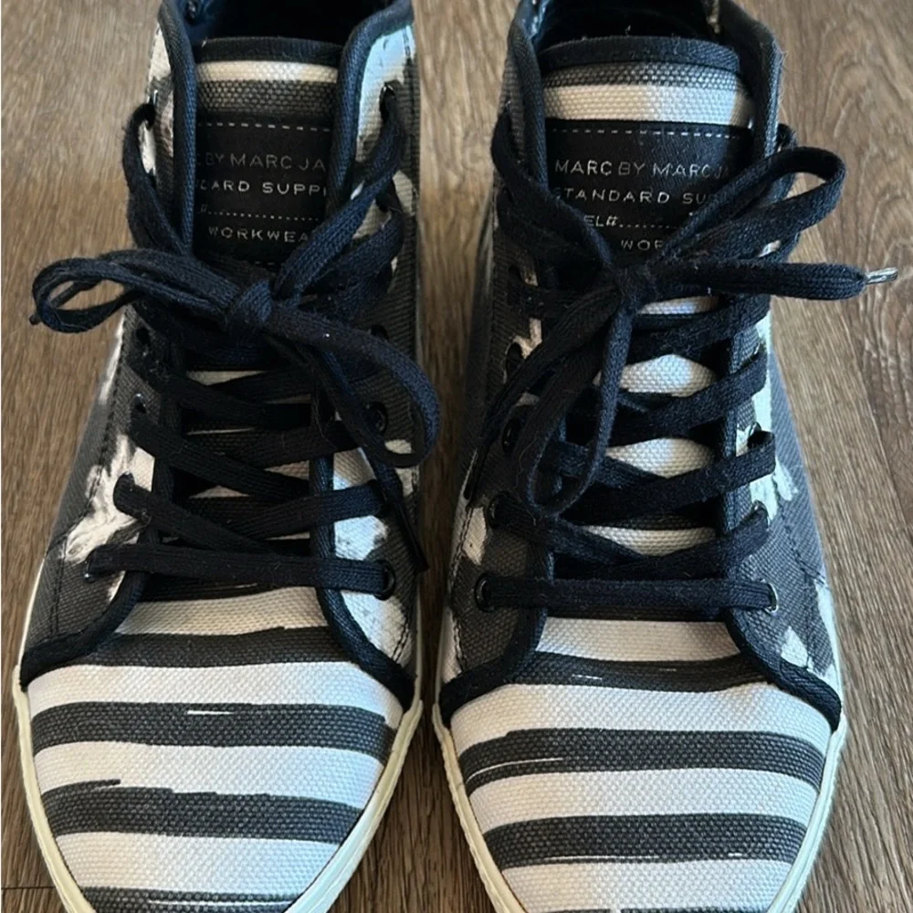 Marc Jacobs Black and White High-Top Sneakers - Picture 2 of 6
